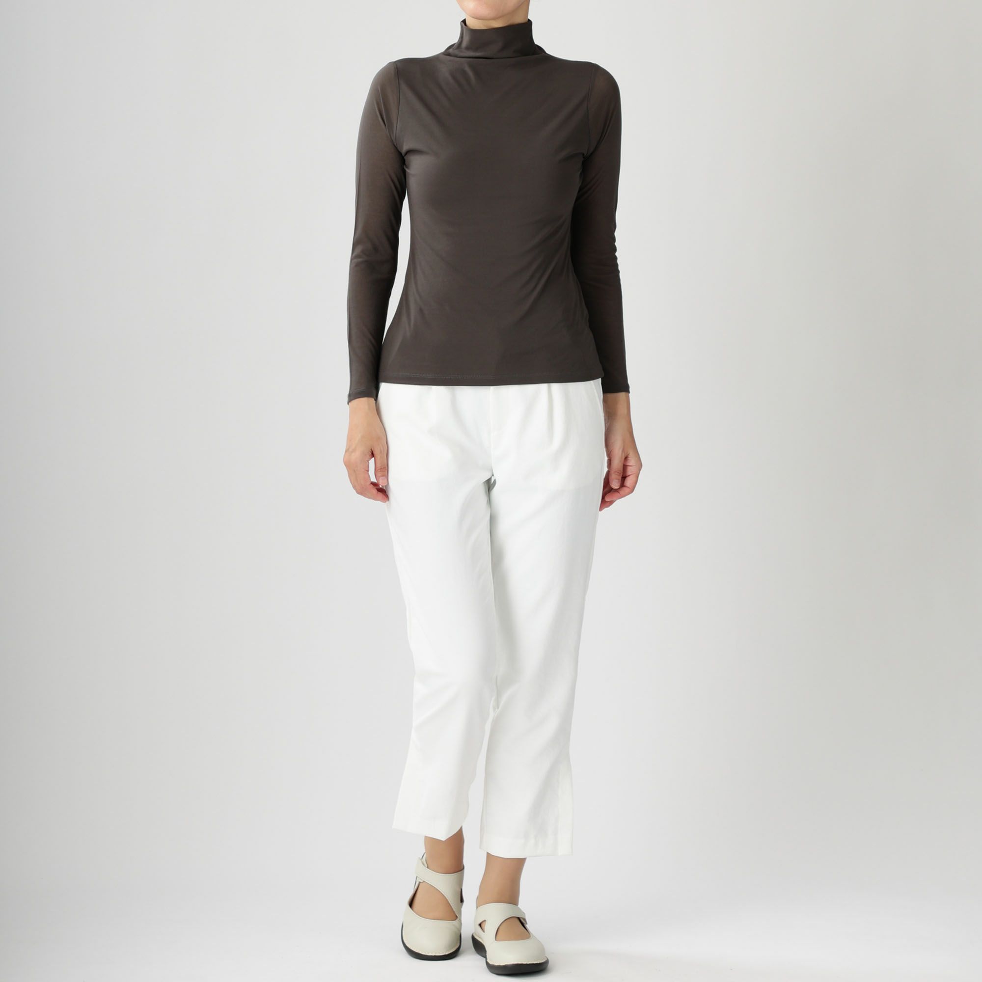 755-20-70 [チャコール]